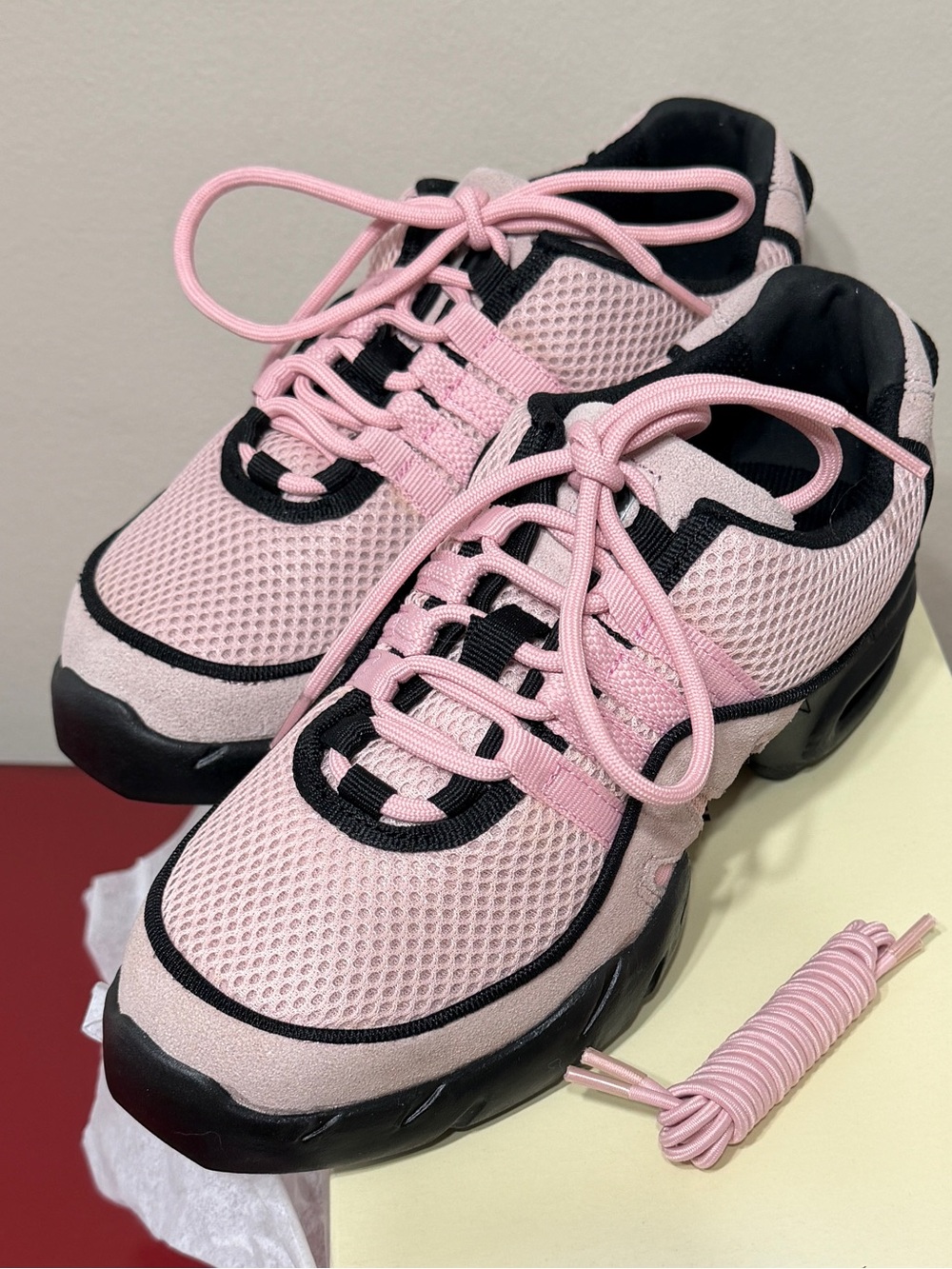 BLOCH Pink BOOST Dance Sneakers ~ NIB ~ 8.5 Split Sole